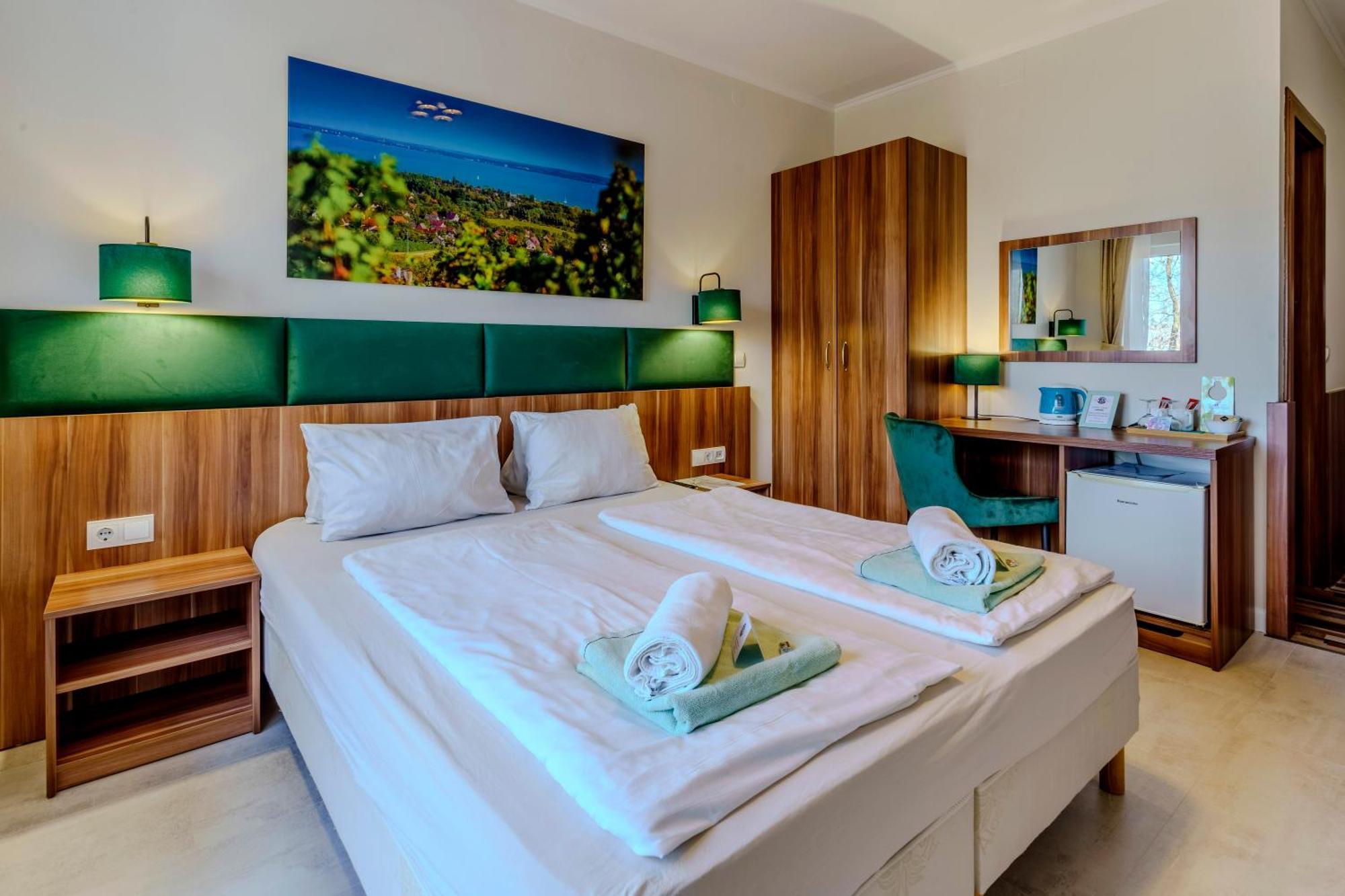 Balaton Colors Beach Hotel Шиофок Экстерьер фото