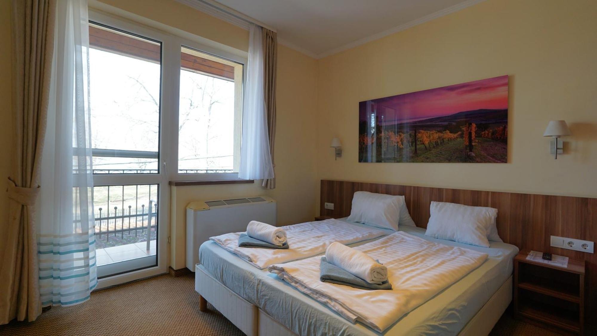 Balaton Colors Beach Hotel Шиофок Экстерьер фото