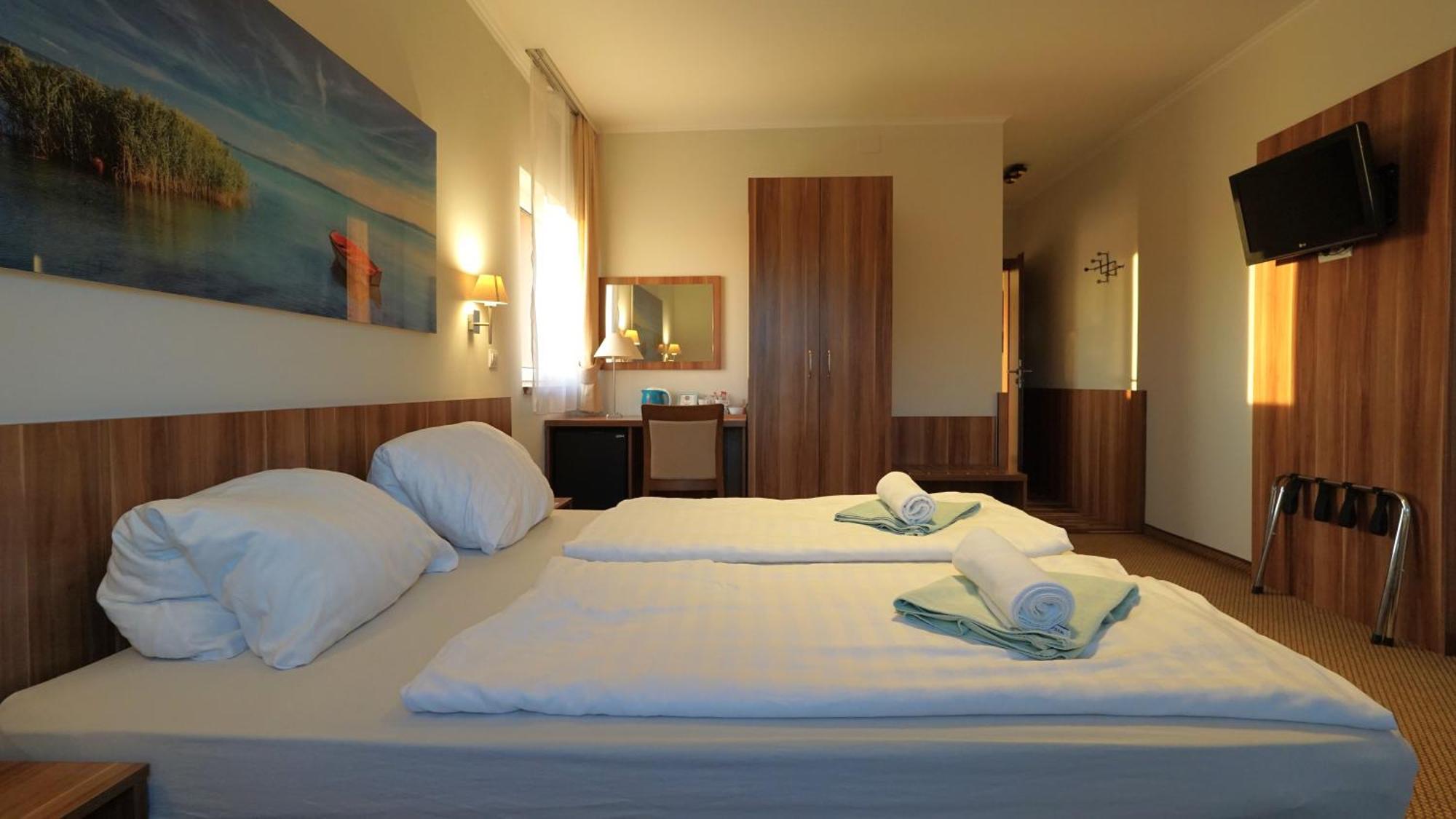 Balaton Colors Beach Hotel Шиофок Экстерьер фото