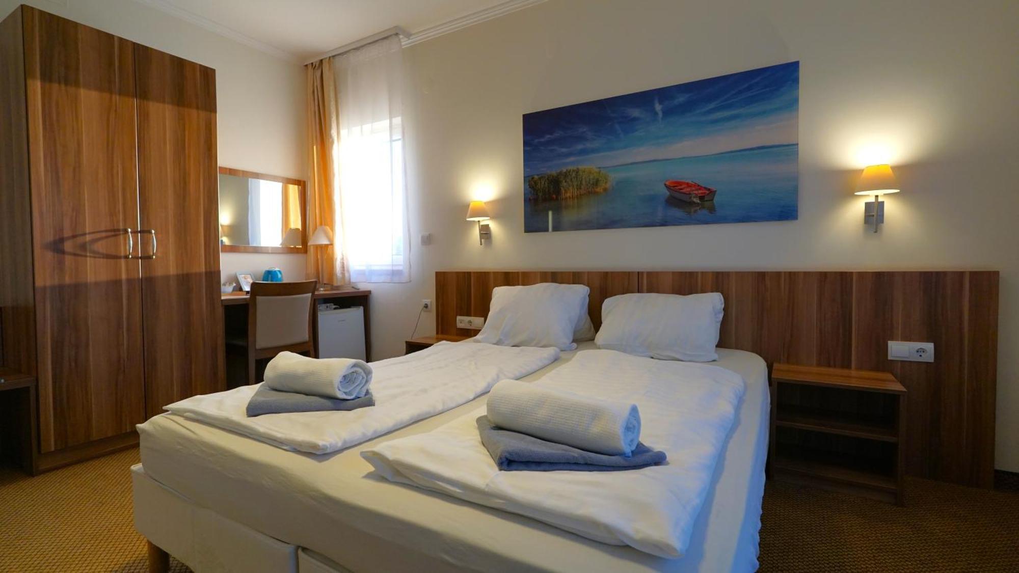 Balaton Colors Beach Hotel Шиофок Экстерьер фото