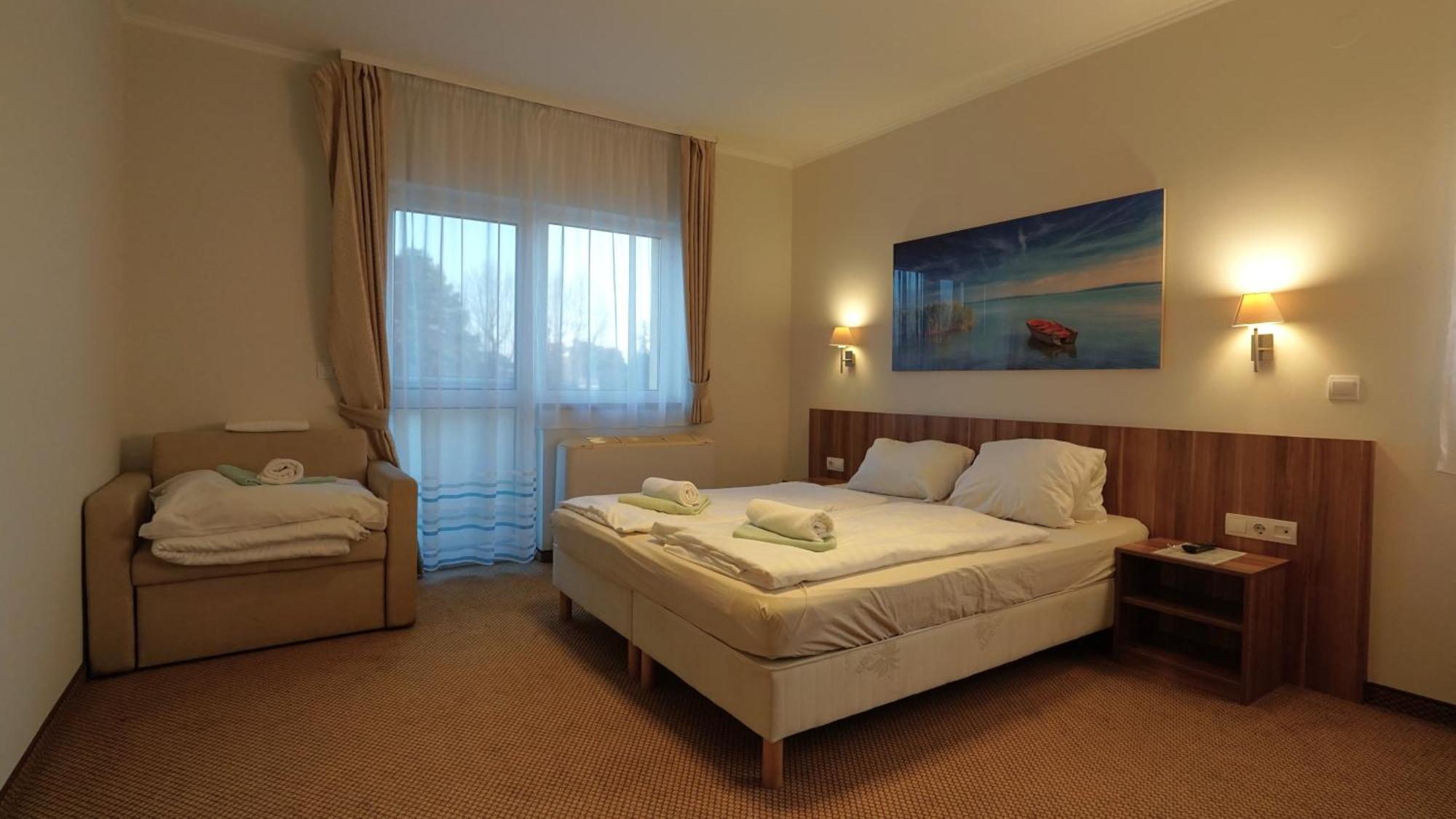 Balaton Colors Beach Hotel Шиофок Экстерьер фото