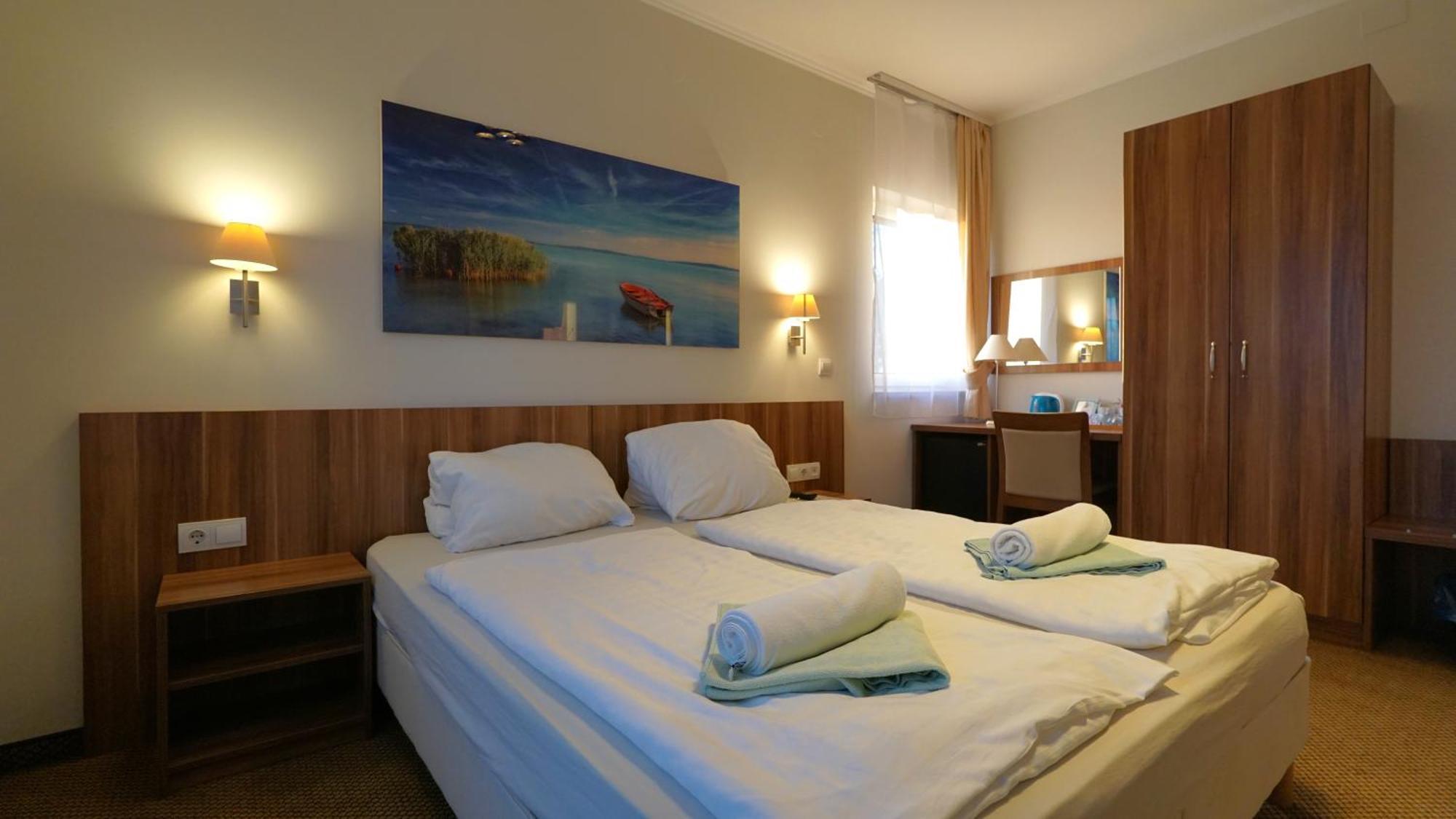 Balaton Colors Beach Hotel Шиофок Экстерьер фото