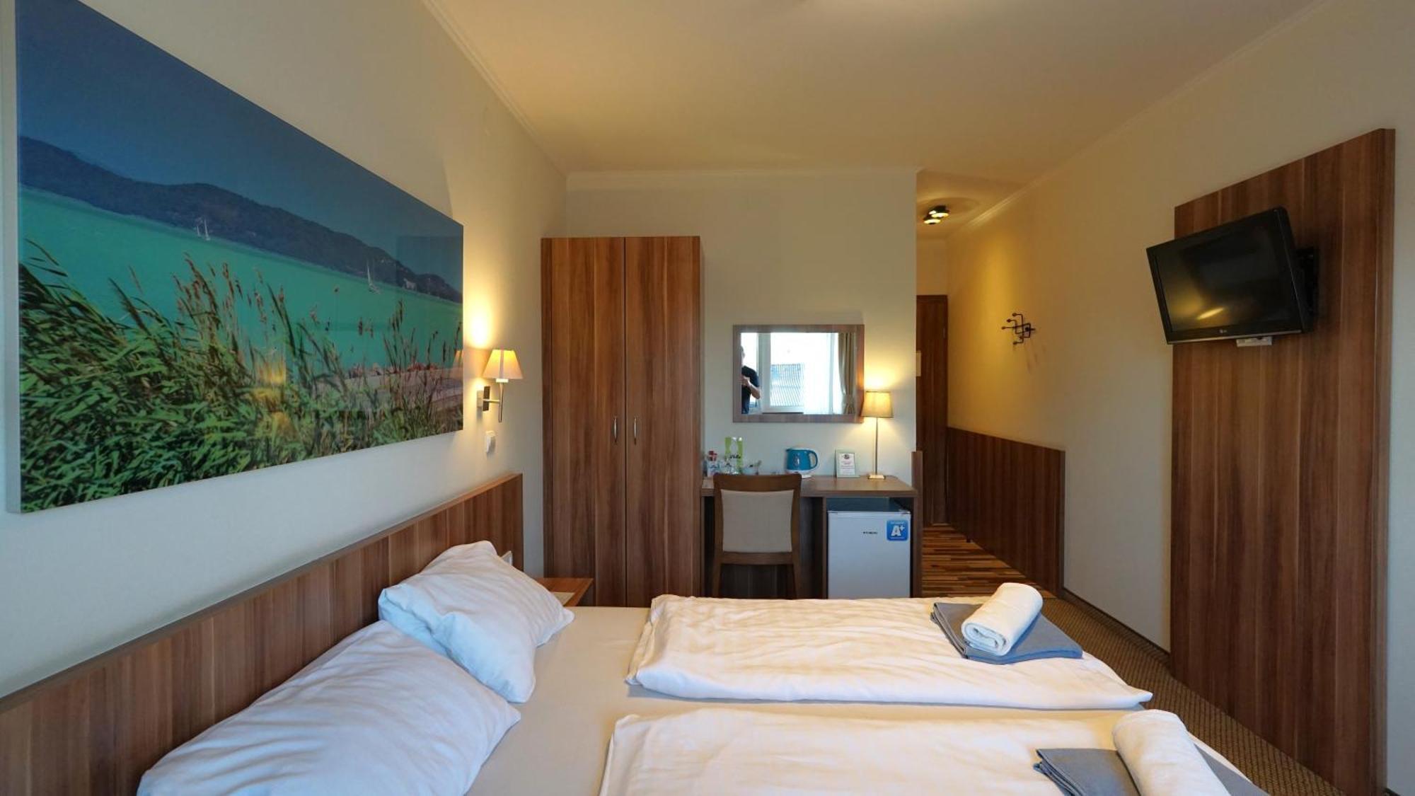 Balaton Colors Beach Hotel Шиофок Экстерьер фото